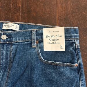 Brand NEW Abercrombie & Fitch Women's Blue Slim Straight Jeans
